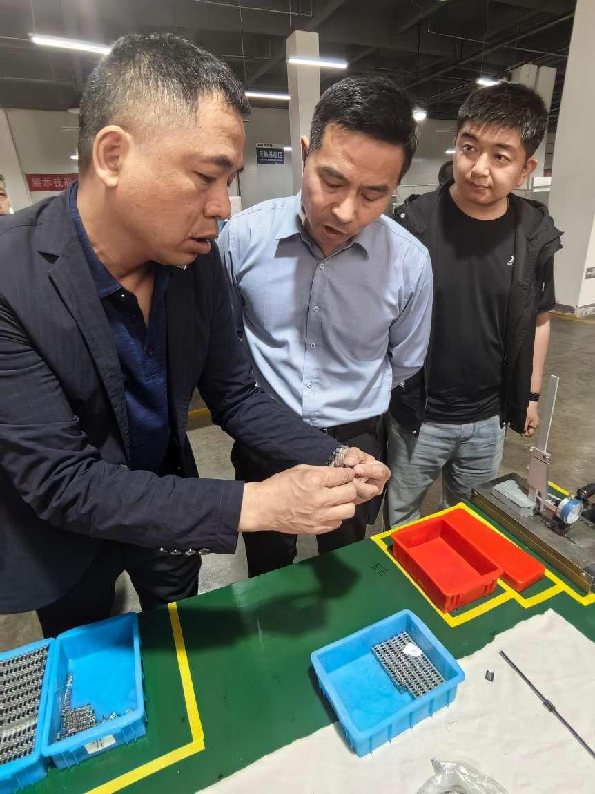 2af466b760d547d7d9c387b4e5b4d03